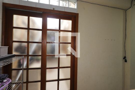 Área de Serviço de casa para alugar com 2 quartos, 270m² em Jardim Itapoan, Santo André