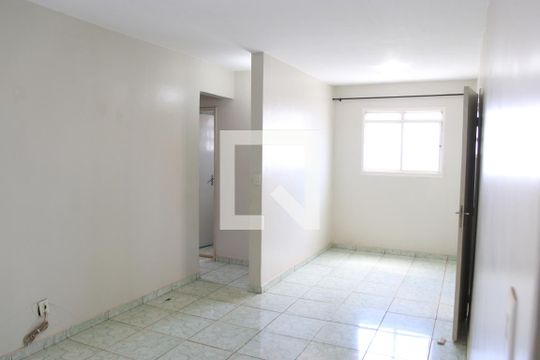Sala de apartamento para alugar com 2 quartos, 80m² em Setor Aeroporto, Goiânia