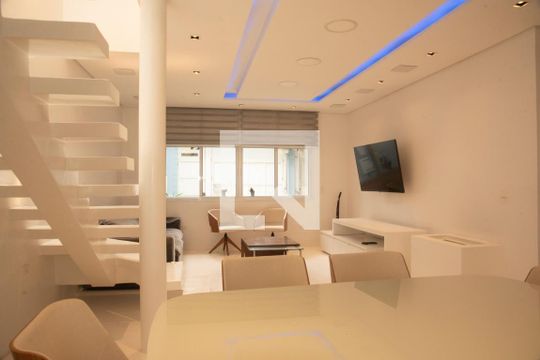 Sala de casa para alugar com 3 quartos, 237m² em Mirandópolis, São Paulo