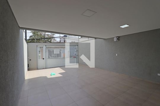 Garagem de casa à venda com 3 quartos, 131m² em Parque Oratório, Santo André