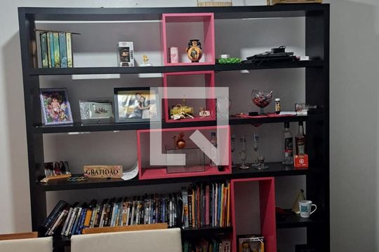 Sala de apartamento à venda com 2 quartos, 74m² em Centro Histórico, Porto Alegre