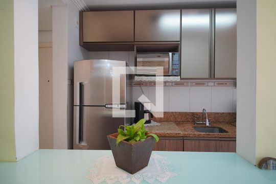 Cozinha de apartamento à venda com 2 quartos, 51m² em Jardim Itu, Porto Alegre