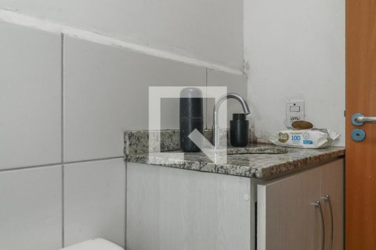 Banheiro da Suíte de apartamento à venda com 2 quartos, 50m² em Morro Santana, Porto Alegre