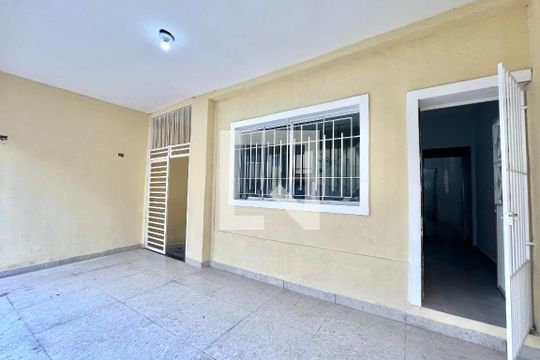 Garagem de casa à venda com 2 quartos, 100m² em Planalto Paulista, São Paulo