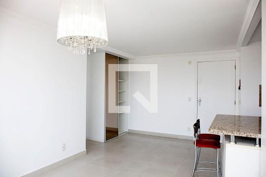 Sala de apartamento à venda com 2 quartos, 60m² em Menino Deus, Porto Alegre
