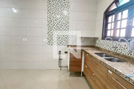 Casa à venda com 3 quartos, 145m² em Jardim Sao Roberto, Guarulhos