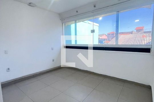 Casa à venda com 3 quartos, 145m² em Jardim Sao Roberto, Guarulhos
