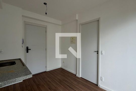 Sala/Cozinha de apartamento à venda com 1 quarto, 24m² em Vila Lageado, São Paulo
