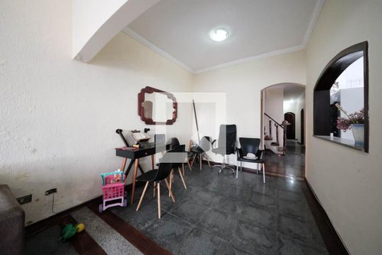 Sala de casa para alugar com 4 quartos, 250m² em Parque Boturussu, São Paulo