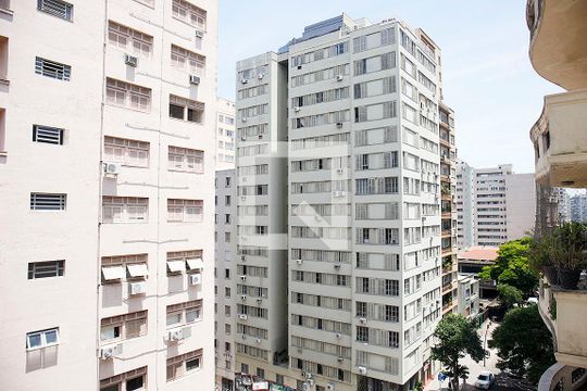 Studio - Sala / Quarto / Cozinha Vista de kitnet/studio à venda com 1 quarto, 19m² em Centro Histórico, Porto Alegre