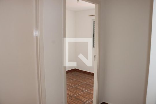 Corredor  de apartamento para alugar com 2 quartos, 49m² em Jardim Arco-iris, Cotia