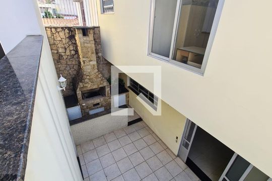 Área externa de casa para alugar com 5 quartos, 400m² em Jardim do Mar, São Bernardo do Campo