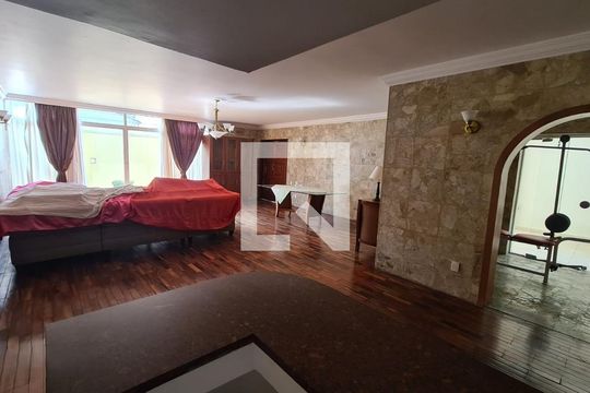 Sala de estar de casa para alugar com 5 quartos, 400m² em Jardim do Mar, São Bernardo do Campo
