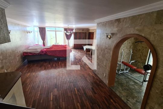 Sala de estar de casa para alugar com 5 quartos, 400m² em Jardim do Mar, São Bernardo do Campo