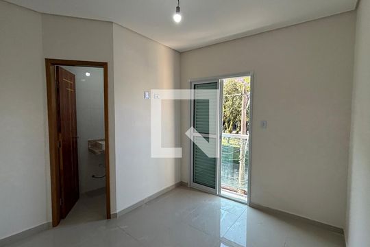 Suite de apartamento à venda com 3 quartos, 90m² em Vila Mazzei, Santo André