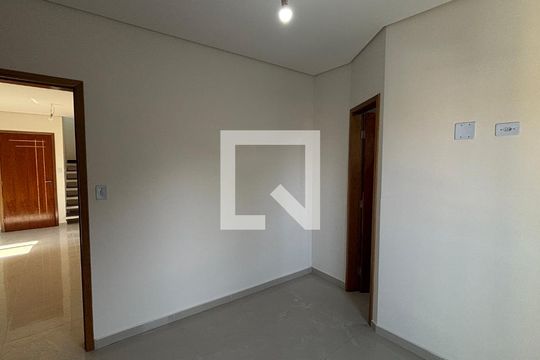 Suite de apartamento à venda com 3 quartos, 90m² em Vila Mazzei, Santo André