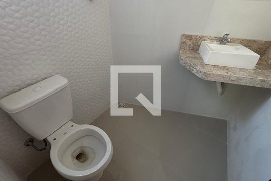 Banheiro da Suíte de apartamento à venda com 3 quartos, 90m² em Vila Mazzei, Santo André