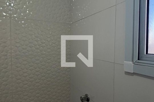 Banheiro de apartamento para alugar com 3 quartos, 90m² em Vila Mazzei, Santo André