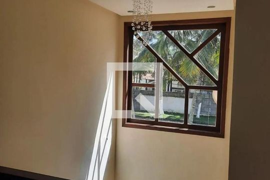 Corredor de casa à venda com 4 quartos, 1400m² em Camboinhas, Niterói