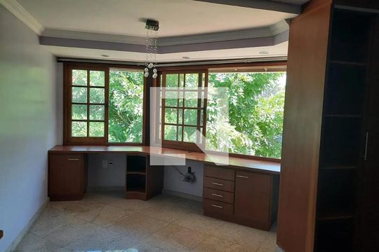 Quarto de casa à venda com 4 quartos, 1400m² em Camboinhas, Niterói