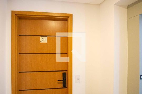 Hall de entrada de apartamento à venda com 3 quartos, 130m² em Jardim Elisa, Diadema