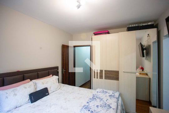 Quarto Suíte de casa para alugar com 4 quartos, 226m² em Taboão, Diadema