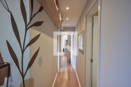 Corredor de apartamento à venda com 2 quartos, 63m² em Vila Andrade, São Paulo