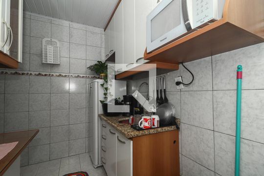 Cozinha de apartamento para alugar com 2 quartos, 50m² em Rubem Berta, Porto Alegre