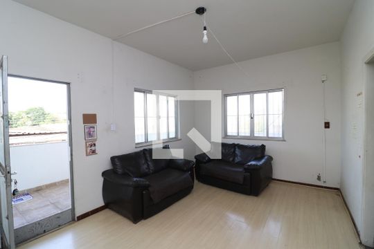 Sala 1 de casa à venda com 6 quartos, 180m² em Jardim Guanabara, Rio de Janeiro