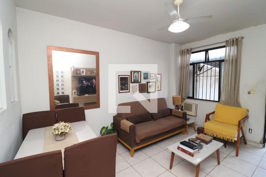 Sala 2 de casa à venda com 6 quartos, 180m² em Jardim Guanabara, Rio de Janeiro