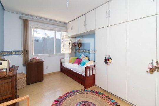 Quarto 1 de apartamento à venda com 2 quartos, 180m² em Cristal, Porto Alegre