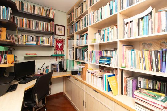 Escritório de apartamento à venda com 2 quartos, 180m² em Cristal, Porto Alegre