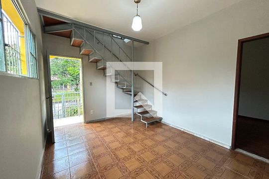 Casa à venda com 6 quartos, 223m² em Alípio de Melo, Belo Horizonte