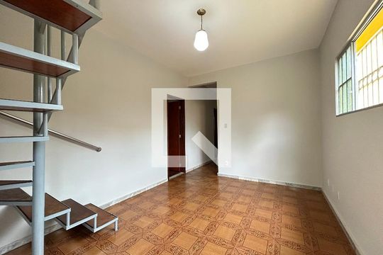 Casa à venda com 6 quartos, 223m² em Alípio de Melo, Belo Horizonte