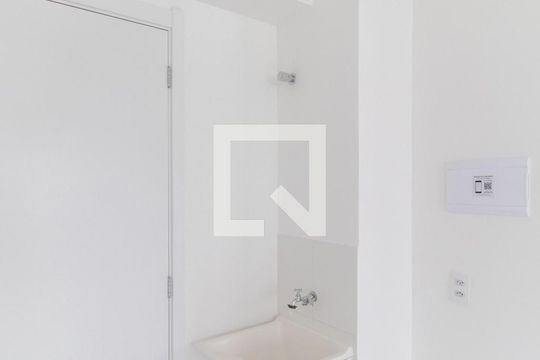Cozinha e Área de Serviço de apartamento à venda com 2 quartos, 38m² em Vila Carmosina, São Paulo