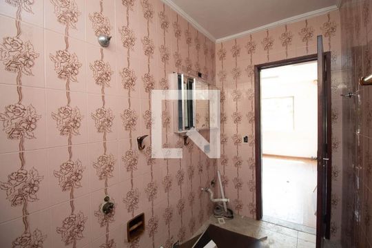Banheiro 1 de casa para alugar com 3 quartos, 400m² em Vila Guilherme, São Paulo