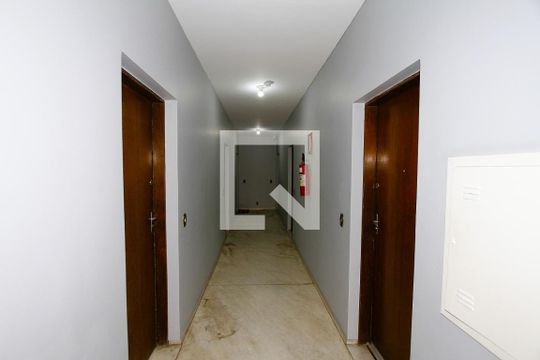 Corredor de apartamento à venda com 4 quartos, 126m² em Coração Eucarístico, Belo Horizonte