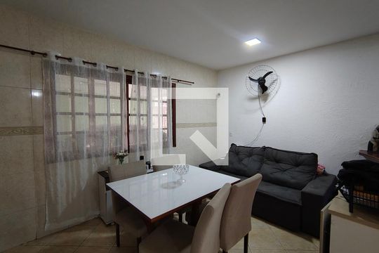 Sala de casa para alugar com 5 quartos, 631m² em Taquara, Rio de Janeiro