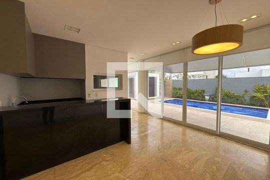 Casa para alugar com 3 quartos, 310m² em Cidade Santos Dumont, Jundiaí