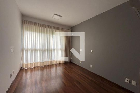 Casa para alugar com 3 quartos, 310m² em Cidade Santos Dumont, Jundiaí