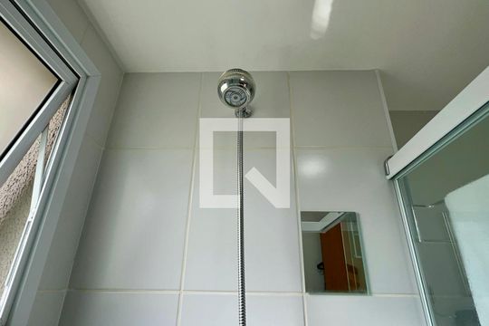 Banheiro de kitnet/studio à venda com 1 quarto, 41m² em Sumaré, São Paulo