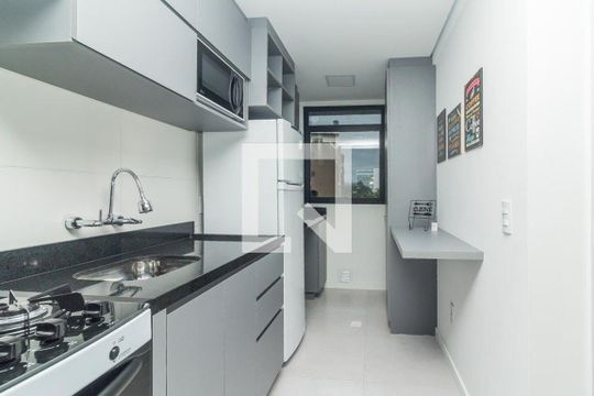Sala/Cozinha de apartamento para alugar com 1 quarto, 50m² em Vila Joao Pessoa, Porto Alegre