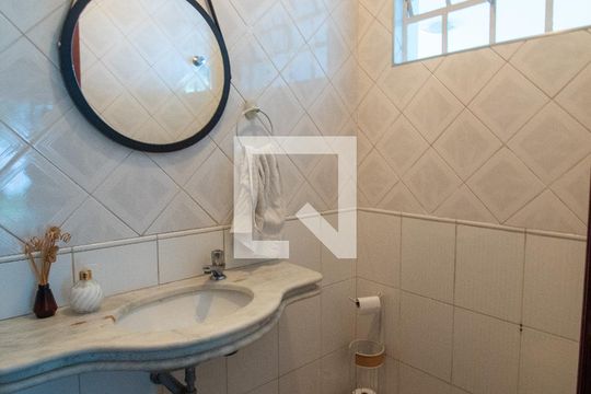 Lavabo de casa à venda com 3 quartos, 290m² em Jardim Jussara, São Paulo