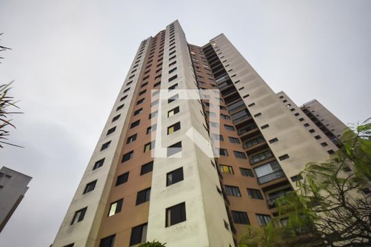 Fachada de apartamento à venda com 1 quarto, 145m² em Jardim Henriqueta, Taboão da Serra