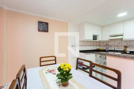 Sala de Jantar de casa à venda com 4 quartos, 250m² em Vila Carmosina, São Paulo