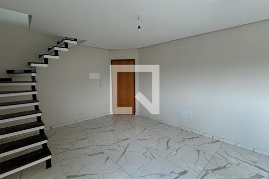 Sala  de apartamento para alugar com 2 quartos, 78m² em Jardim Guarará, Santo André