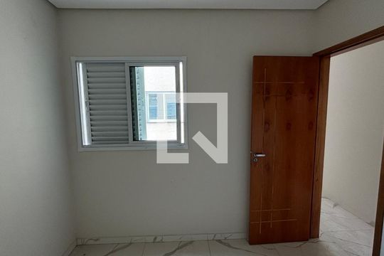 Quarto de apartamento para alugar com 2 quartos, 78m² em Jardim Guarará, Santo André