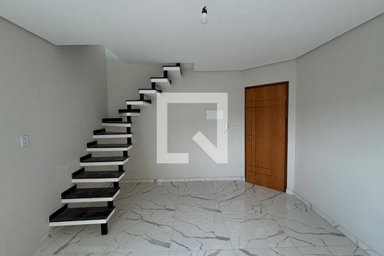 Sala  de apartamento para alugar com 2 quartos, 78m² em Jardim Guarará, Santo André