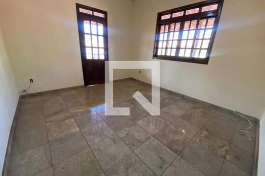 Sala de casa à venda com 4 quartos, 152m² em Tirol, Contagem