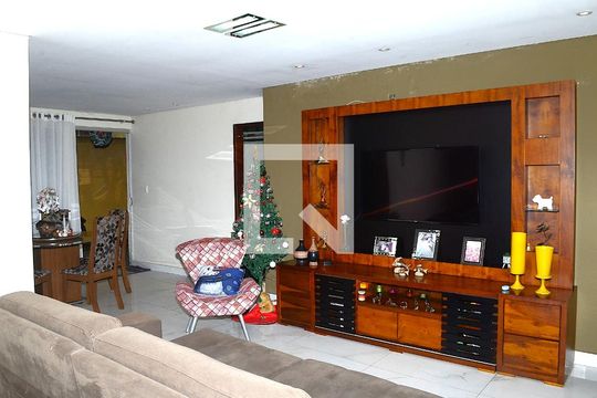 Sala de casa à venda com 5 quartos, 200m² em Dom Silvério, Belo Horizonte